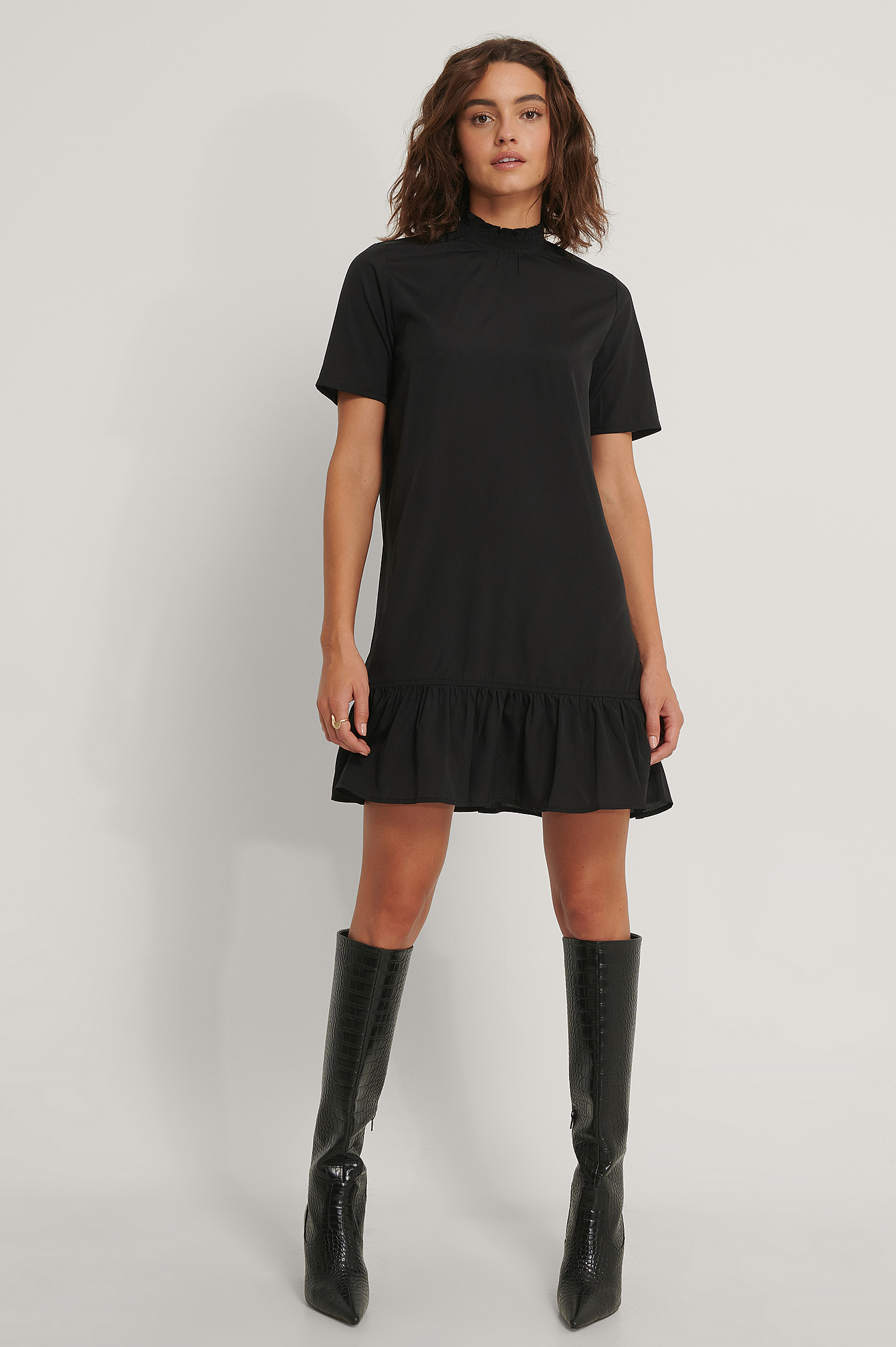 Printed Flowy Mini Dress Black | na-kd.com